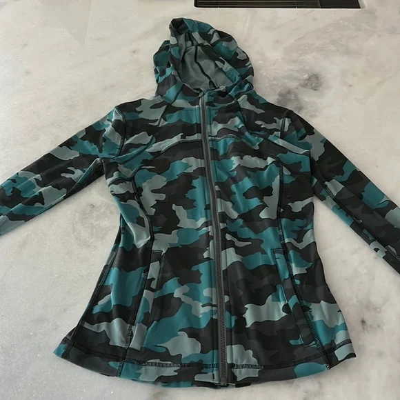 Rare lululemon hooded define jacket mesh vent nulu size 6! - Picture 1 of 3